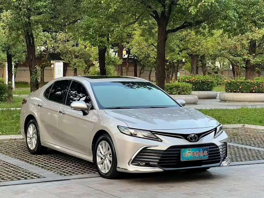 Toyota Camry — миниатюра 3