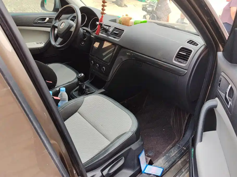 Skoda Yeti — миниатюра 8