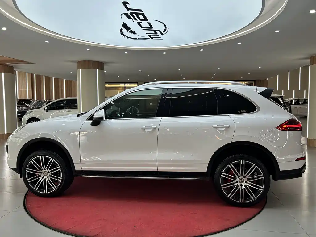 Porsche Cayenne — миниатюра 8