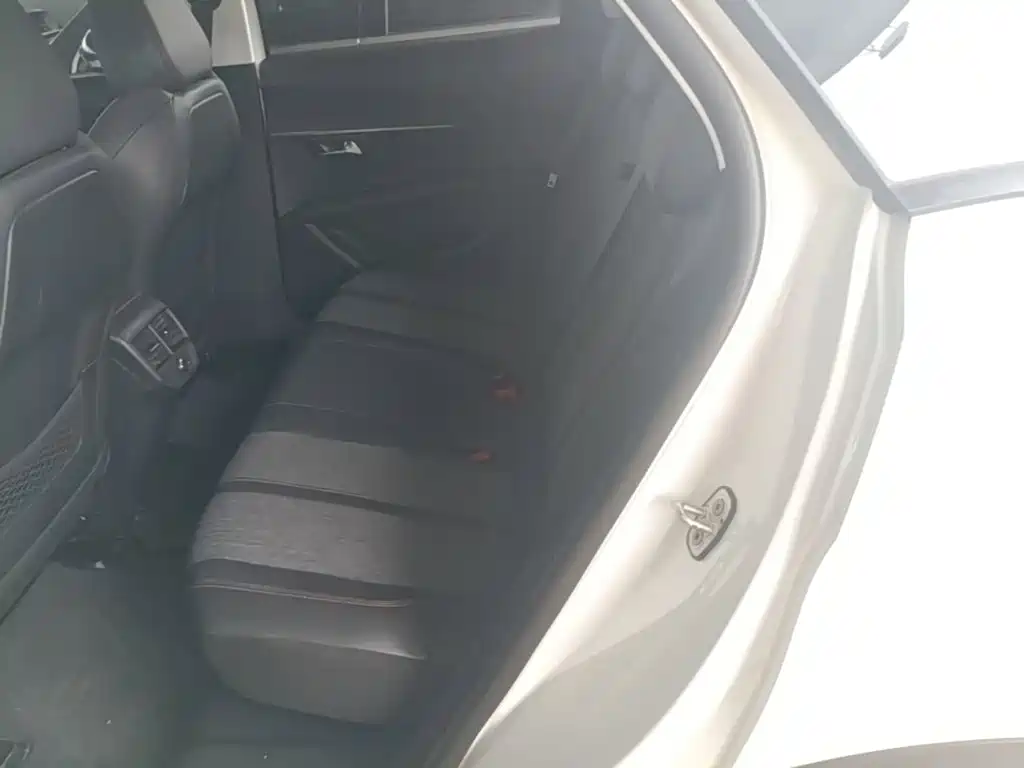 Peugeot 4008 — миниатюра 17