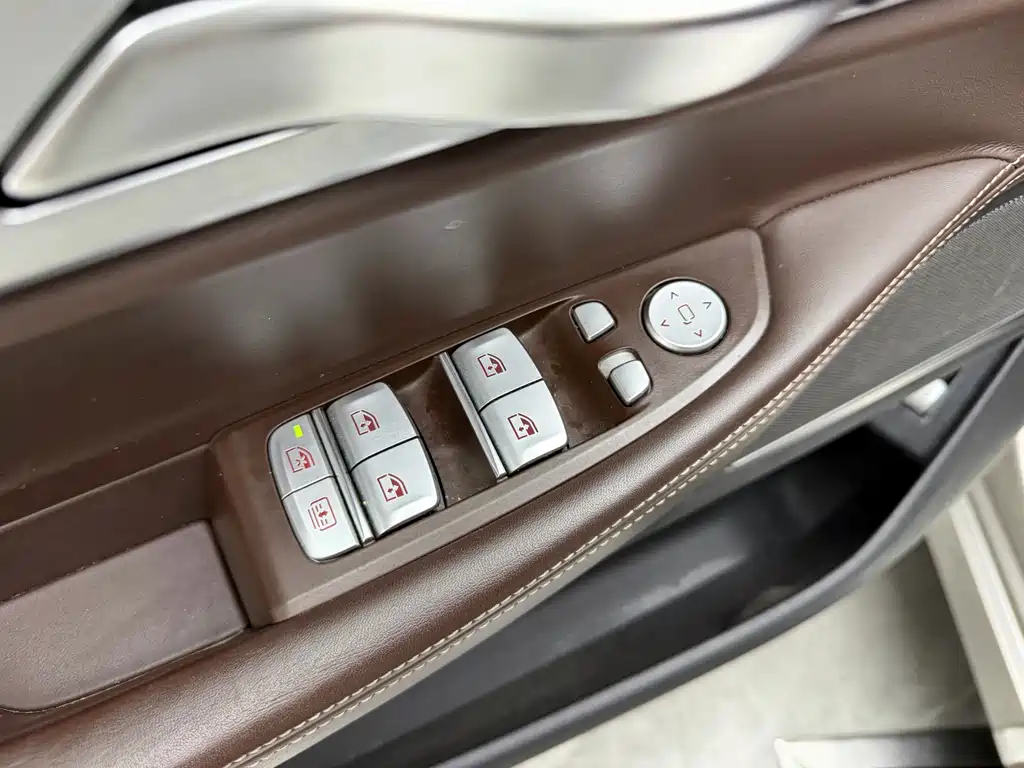BMW 7 Series 7 2016 730Li Lead