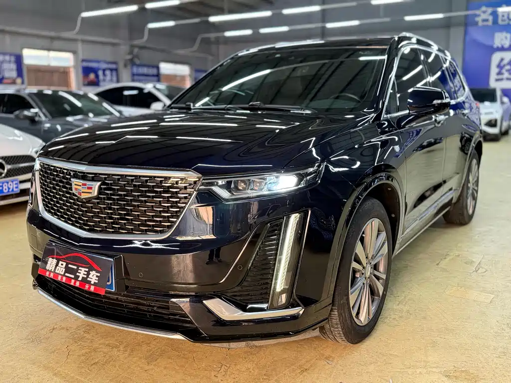 CADILLAC XT6