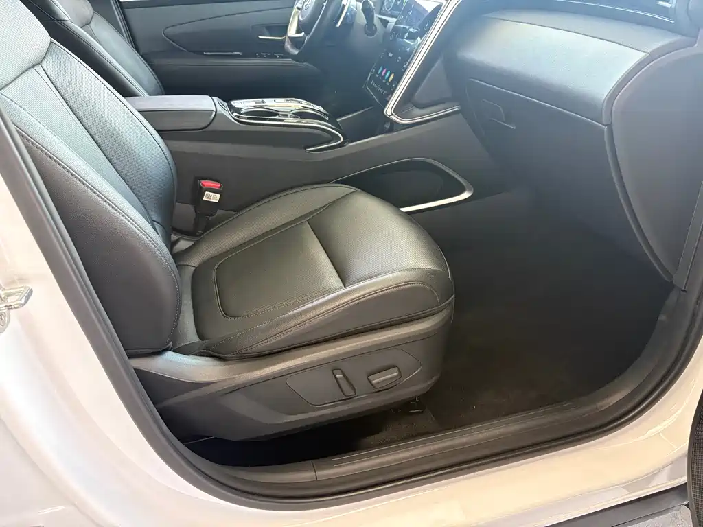 Hyundai Tucson 2021 L 1.5T DCT LUX Luxury