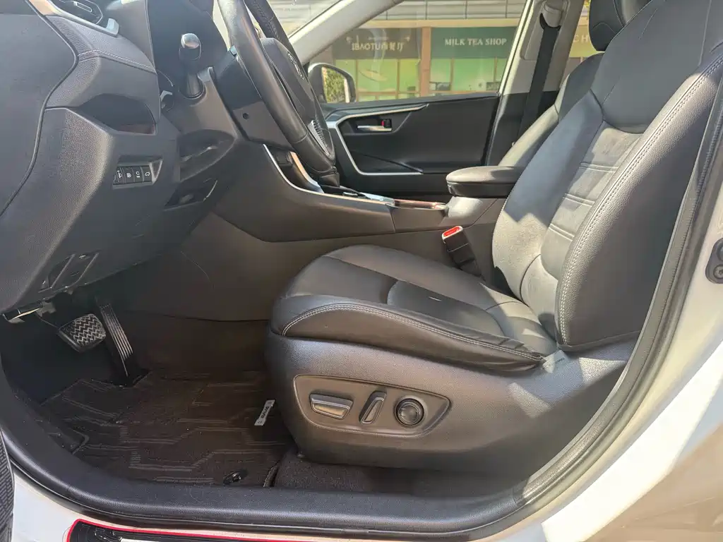 TOYOTA RAV4 RONGFANG