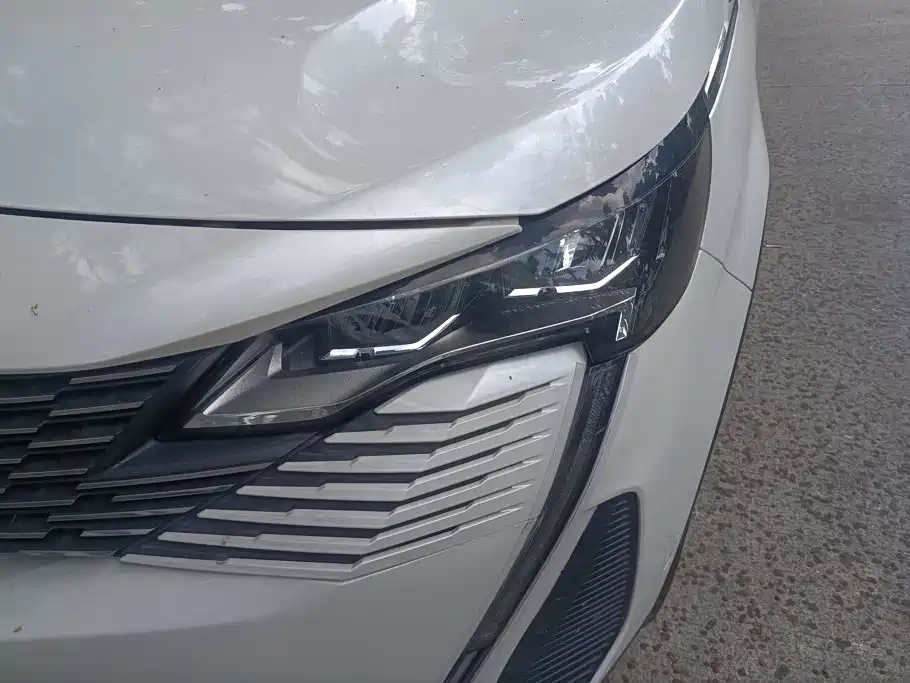 Peugeot 4008 — миниатюра 5