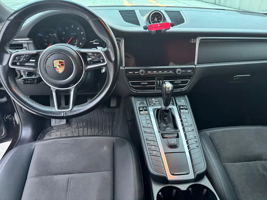 Porsche Macan — миниатюра 6