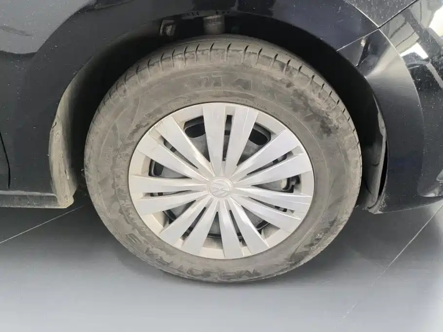 Volkswagen Santana — миниатюра 6