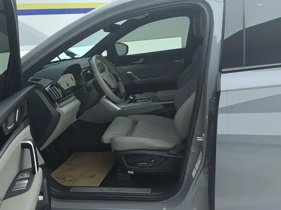 BYD Tang New Energy — миниатюра 9