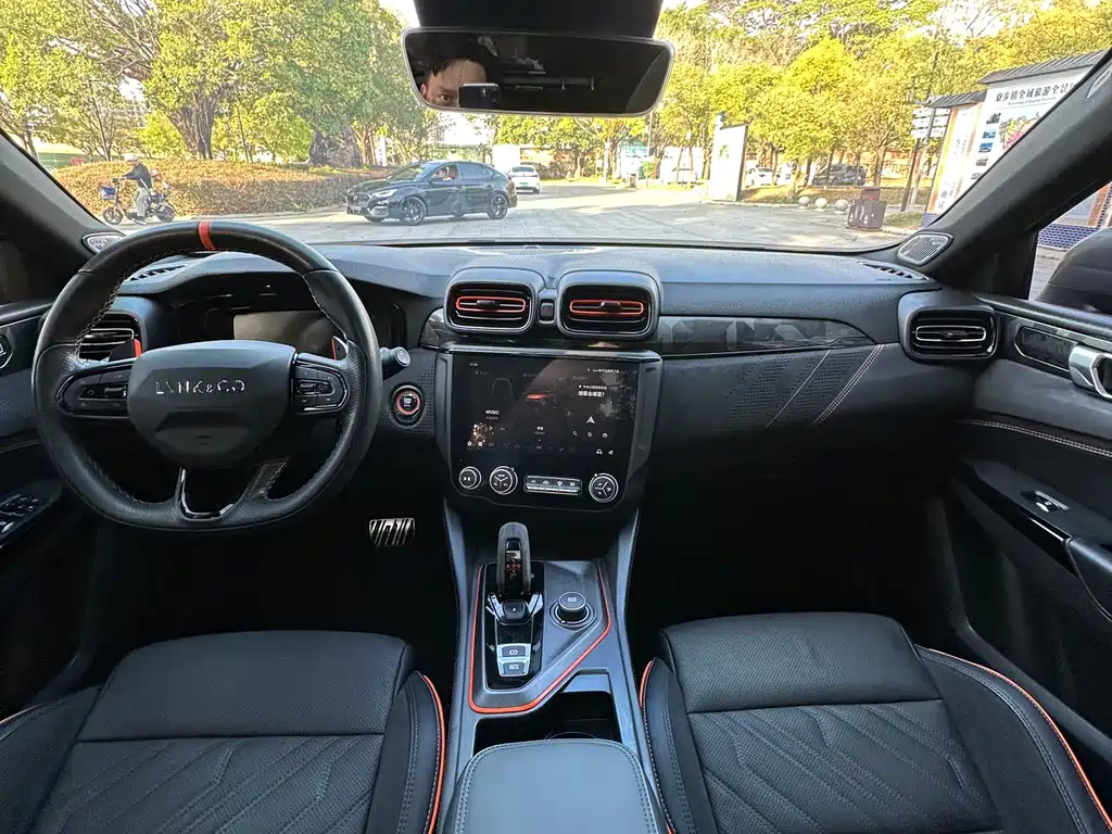 LYNK & CO. 02 HATCHBACK