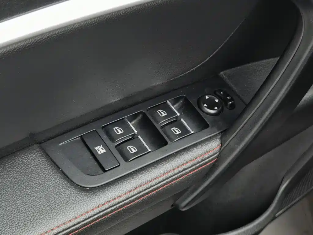 Geely Emgrand — миниатюра 9