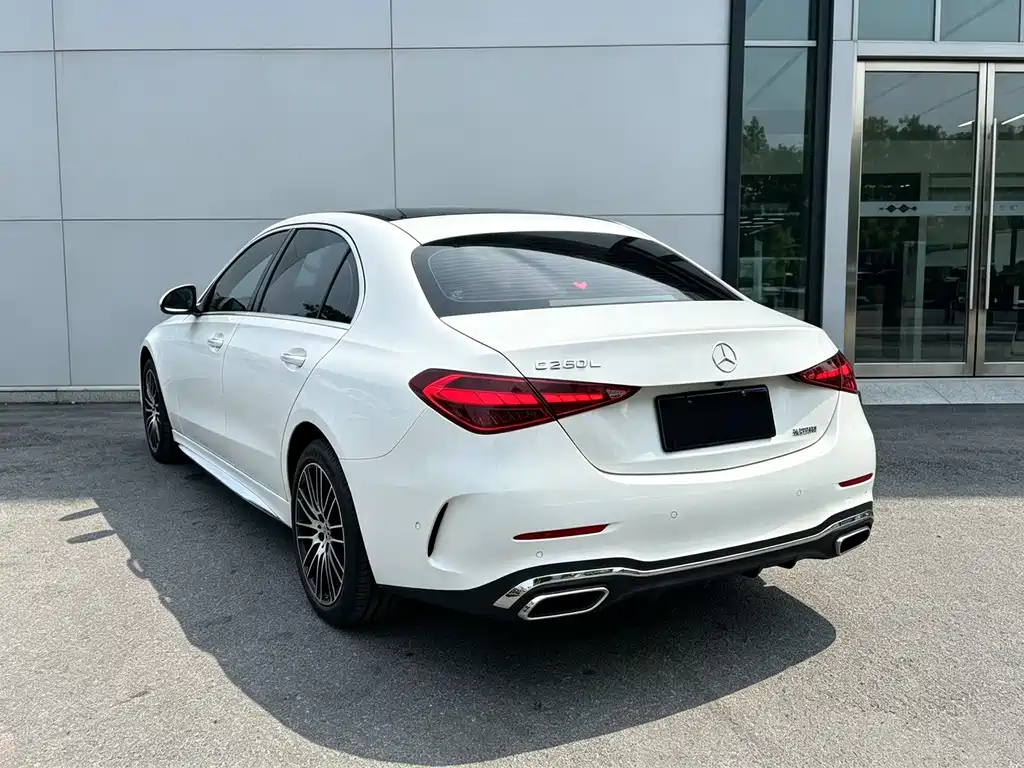 Mercedes-Benz C-Class — миниатюра 12