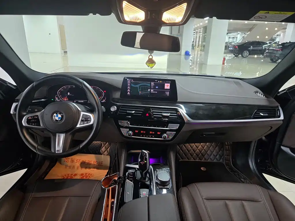 BMW 5 Series — миниатюра 6