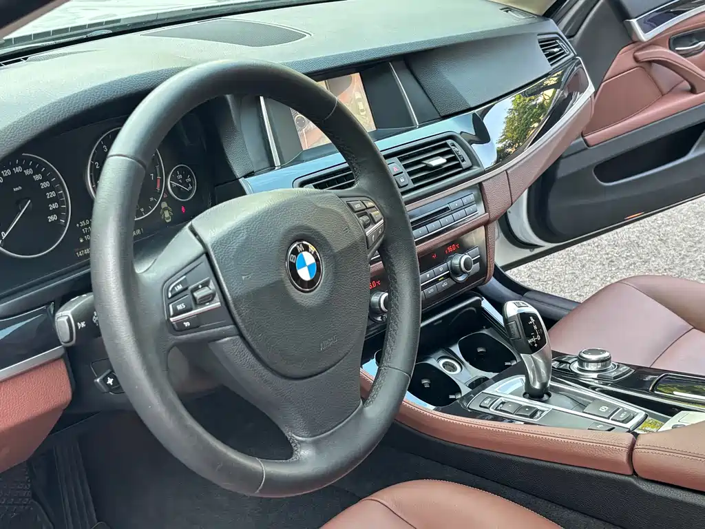 BMW 5 Series (Import) — миниатюра 9