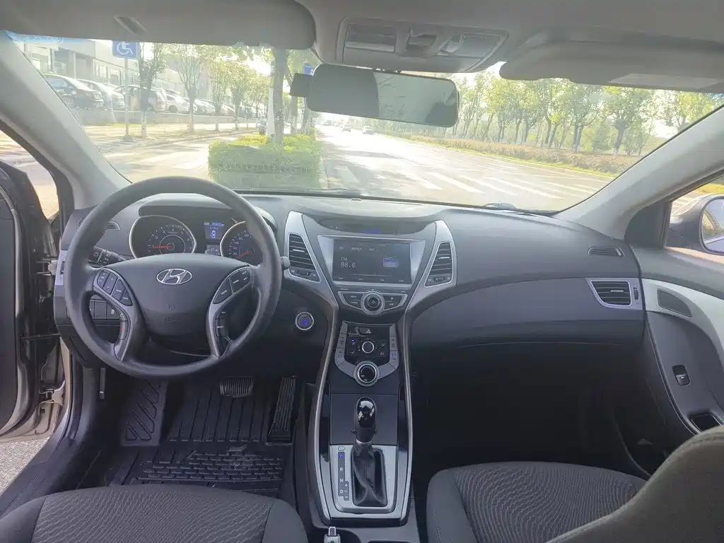 Hyundai Elantra Langdong — миниатюра 19
