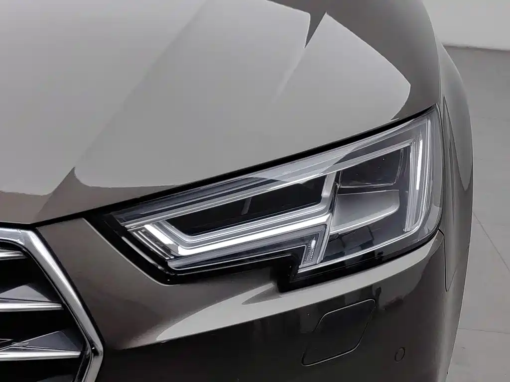 Audi A4L — миниатюра 7