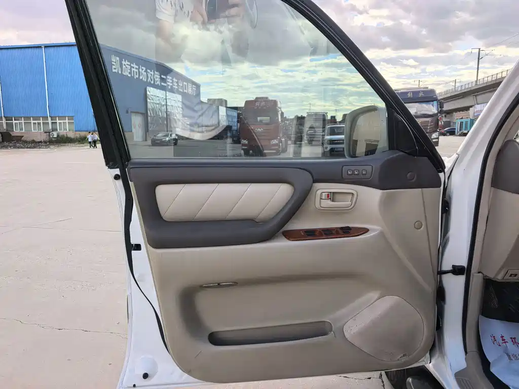 Toyota Land Cruiser — миниатюра 7