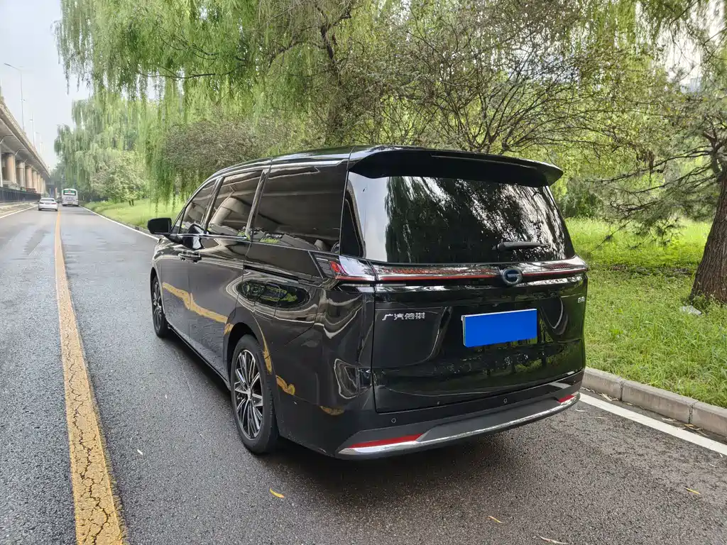 GAC Motor 传祺E8 PHEV — миниатюра 5