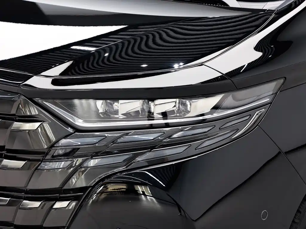 Toyota Alphard 2024 2.5L Luxury