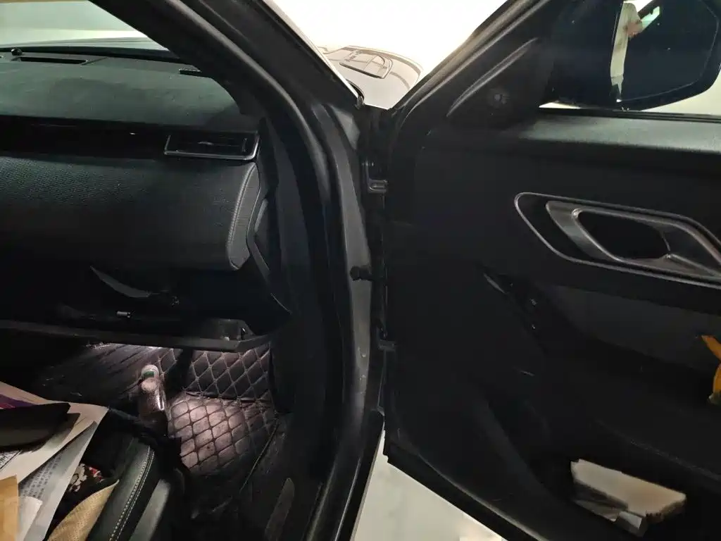 Land Rover Velar — миниатюра 17