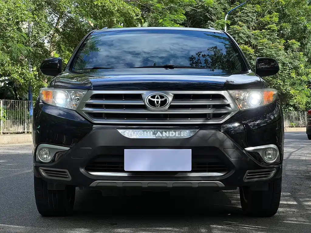 Toyota Highlander 2012 2.7L 7 мест Luxury