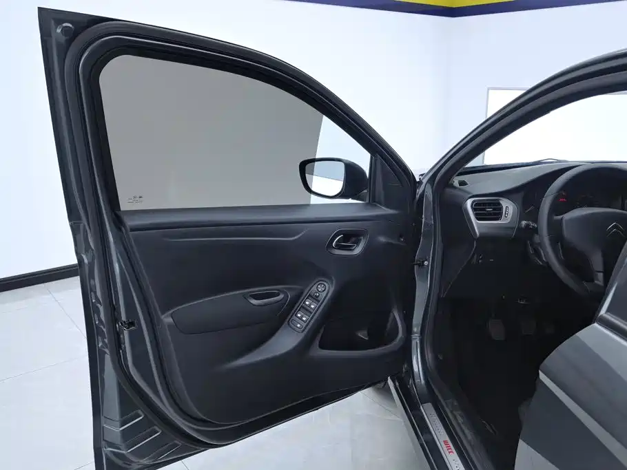 Citroen Elysee — миниатюра 7