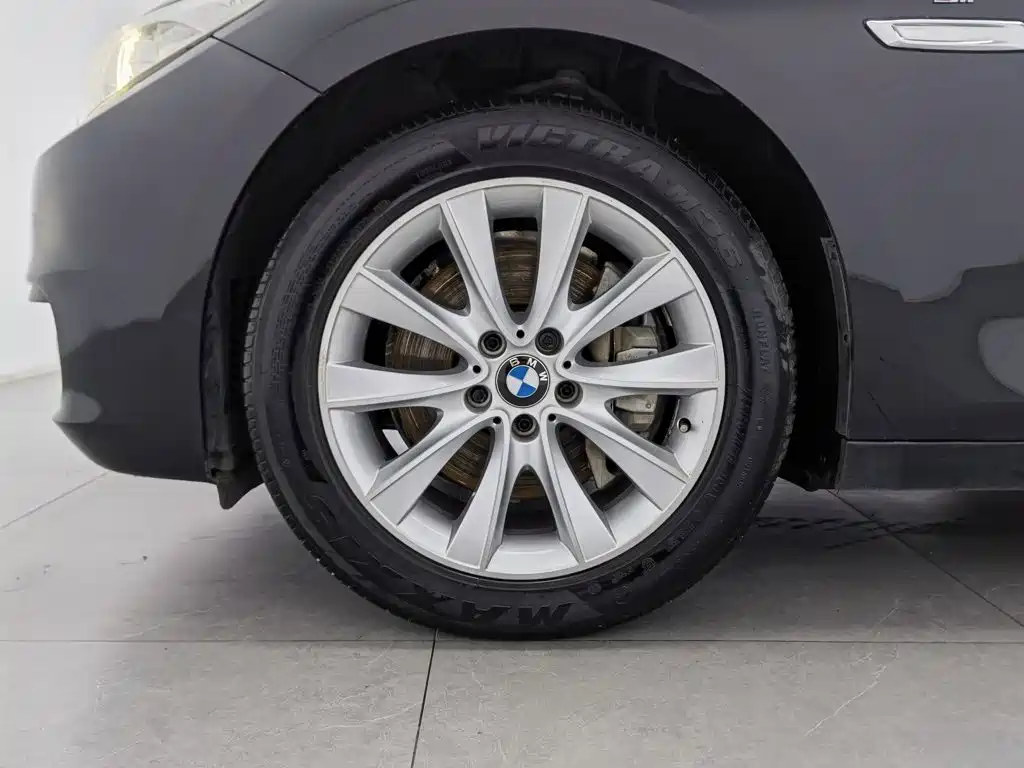 BMW 5 Series GT — миниатюра 17