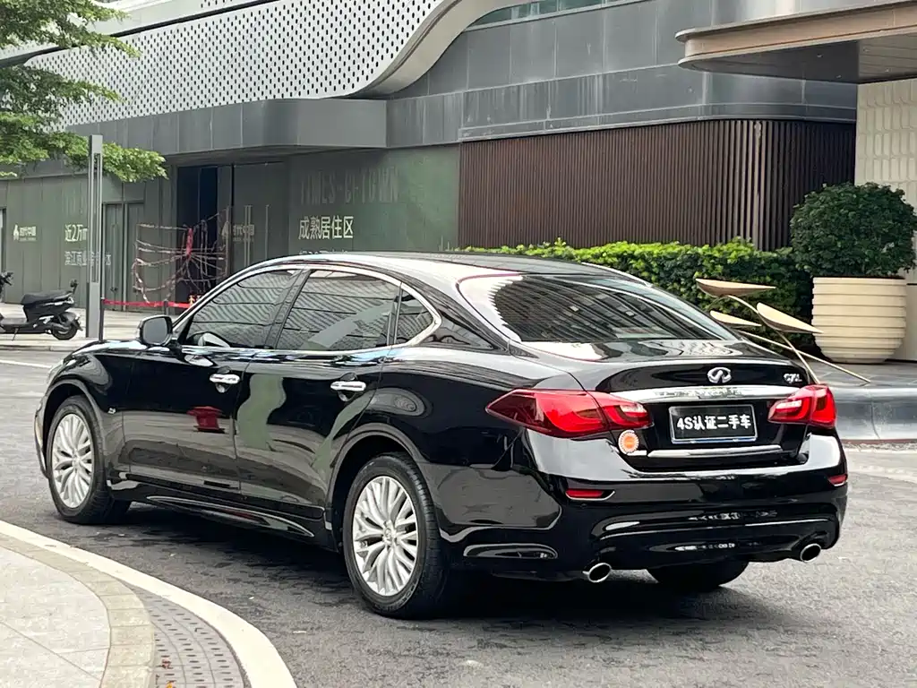 Infiniti Q70 2017 Q70L 2.5L Enjoy