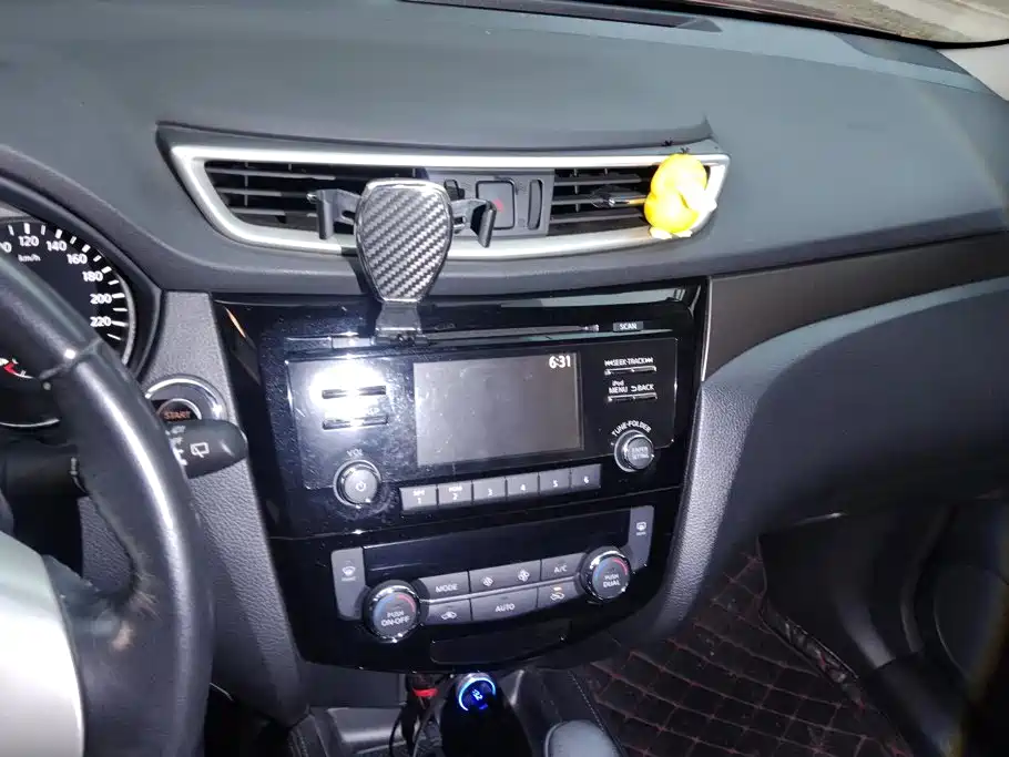 Nissan X-Trail — миниатюра 13