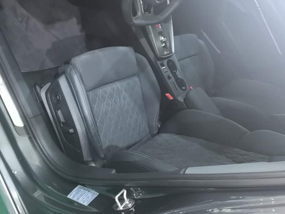 Audi A3 1.4 л 2024 г. Серебристо-серый, пробег 24100 км