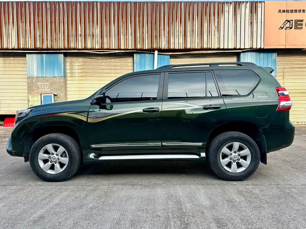TOYOTA PRADO
