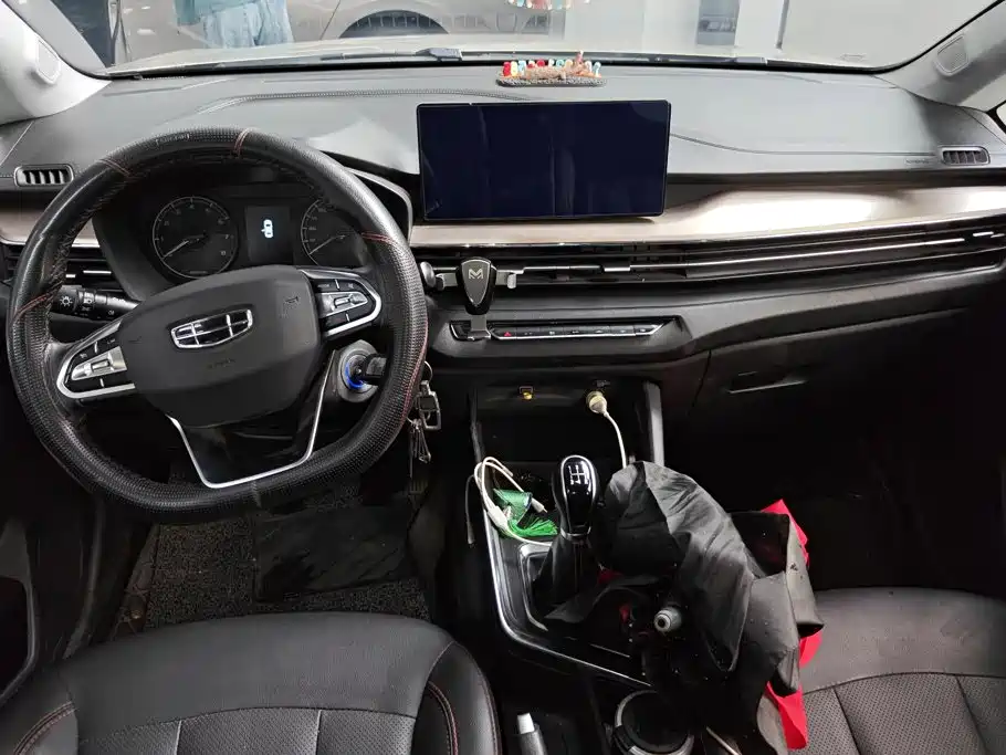 Geely Vision X3 — миниатюра 12