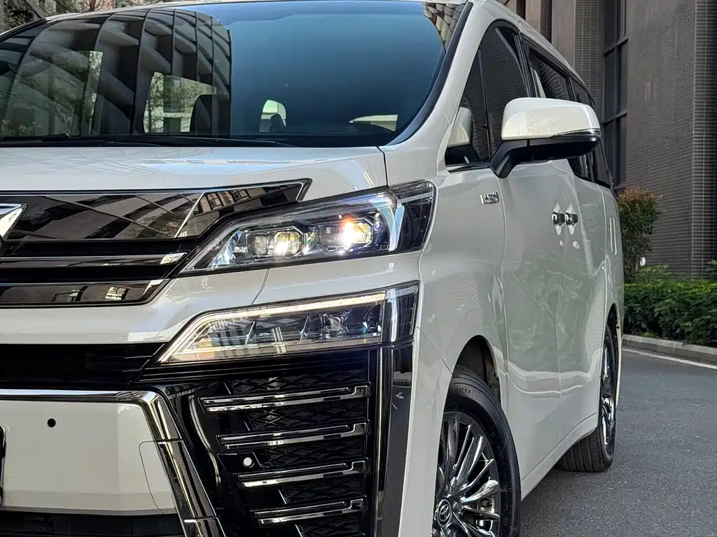 Toyota Vellfire 2020 2.5L HV Luxury