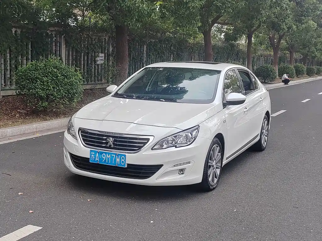 Peugeot 408