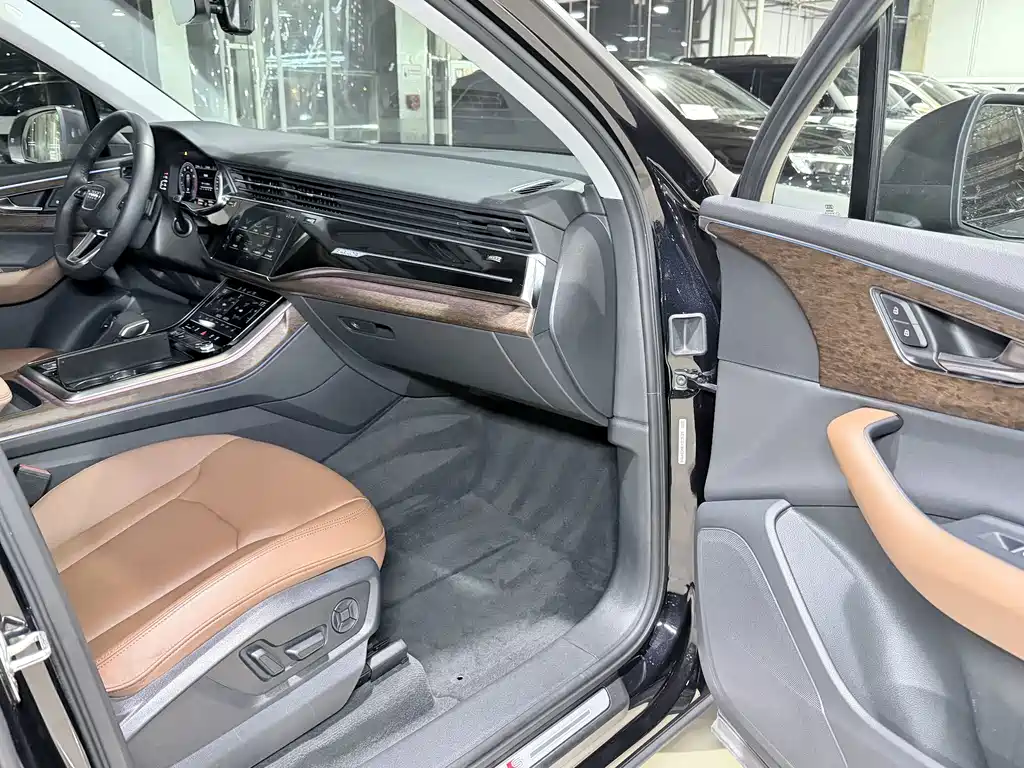 Audi Q7 — миниатюра 21