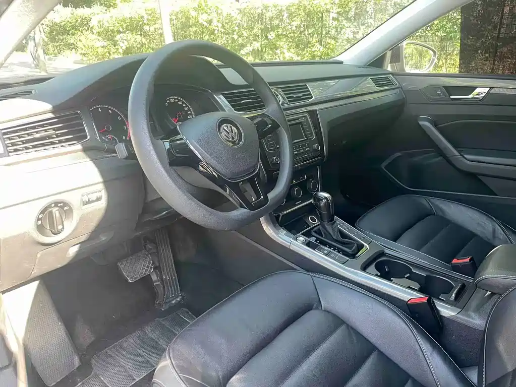 Volkswagen Passat 2016 330TSI DSG