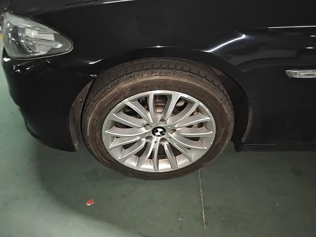BMW 5 Series — миниатюра 23