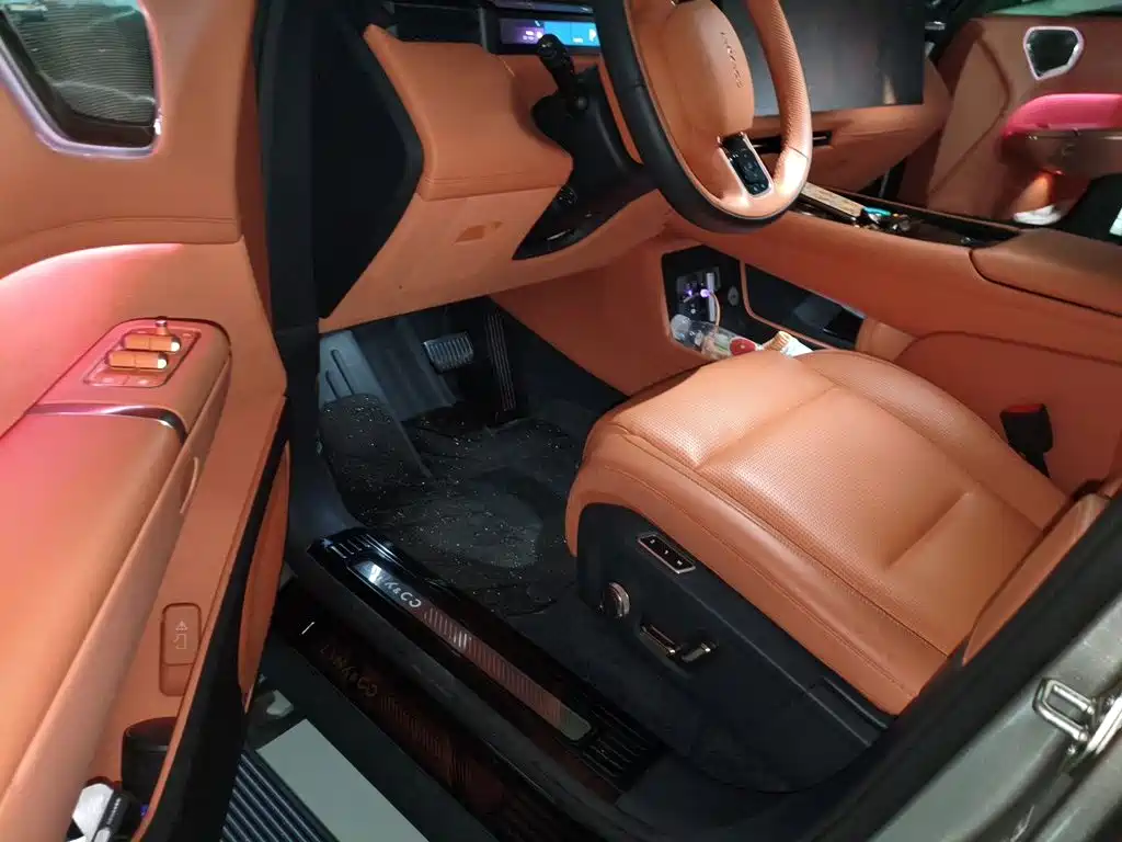 Lynk & Co 900 — миниатюра 12