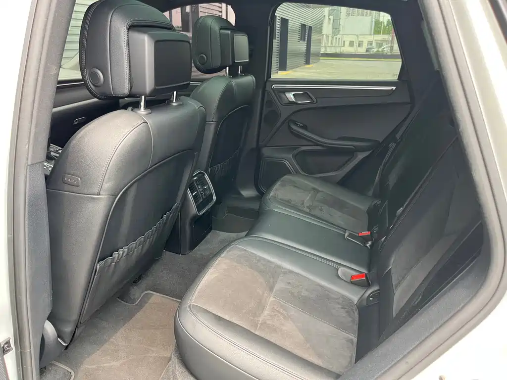 Porsche Macan — миниатюра 8