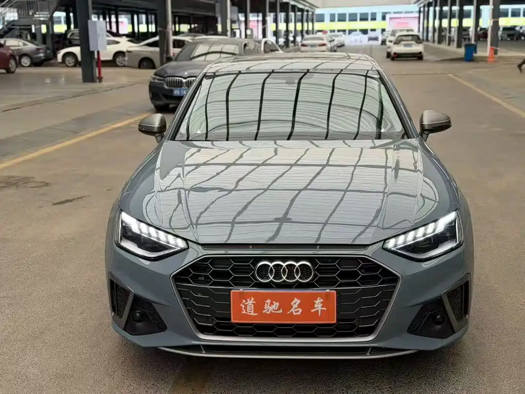 Audi A4L 2022 40 TFSI quattro RS
