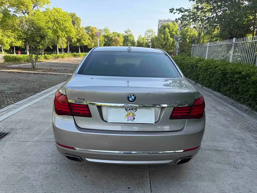 BMW 7 Series — миниатюра 15