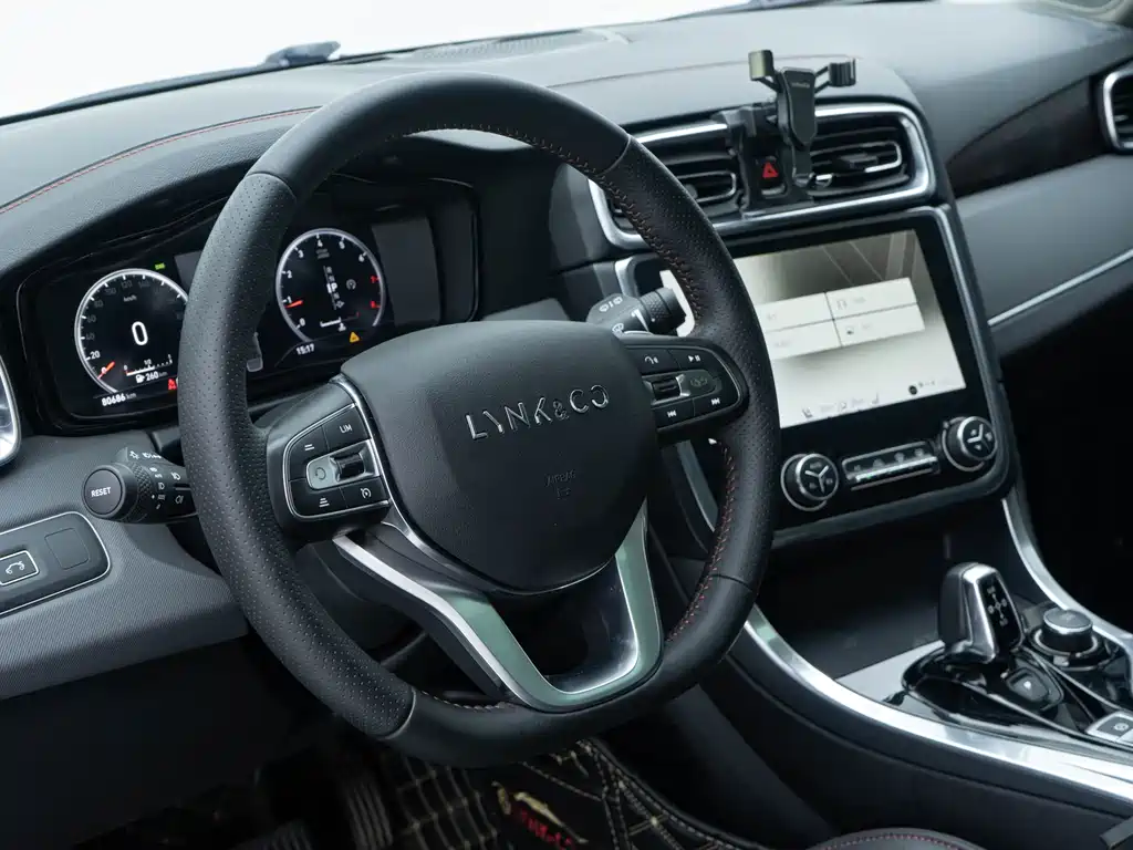 Lynk & Co 01 2019 2.0T Pro V