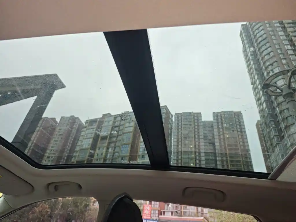 Roewe RX3 — миниатюра 14
