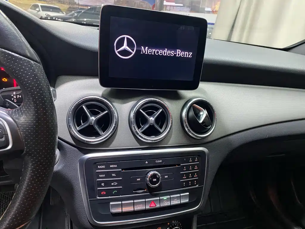 Mercedes-Benz CLA 2017 CLA 200 Fashion