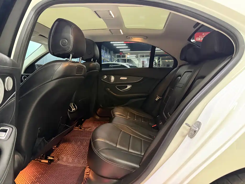 Mercedes-Benz C-Class — миниатюра 8