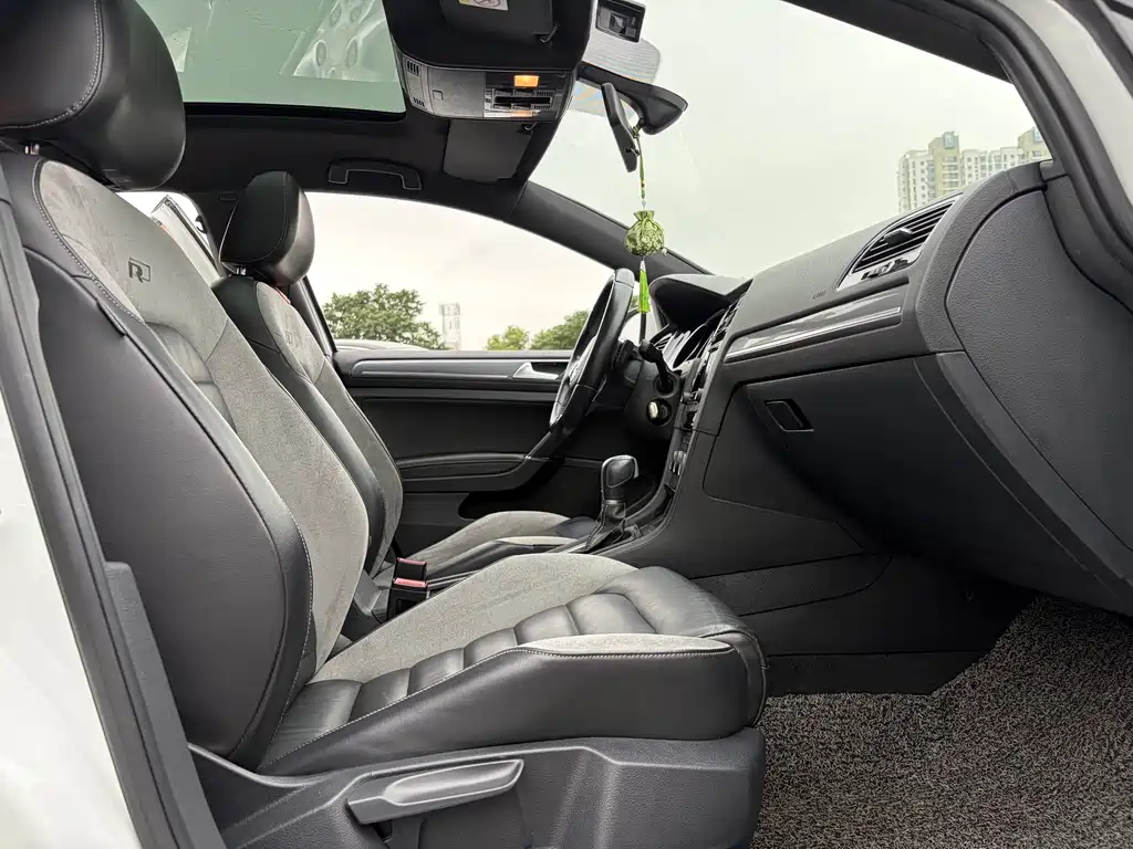 Volkswagen Golf — миниатюра 14