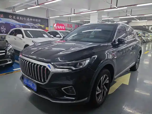 RED FLAG HONGQI HS5 2023