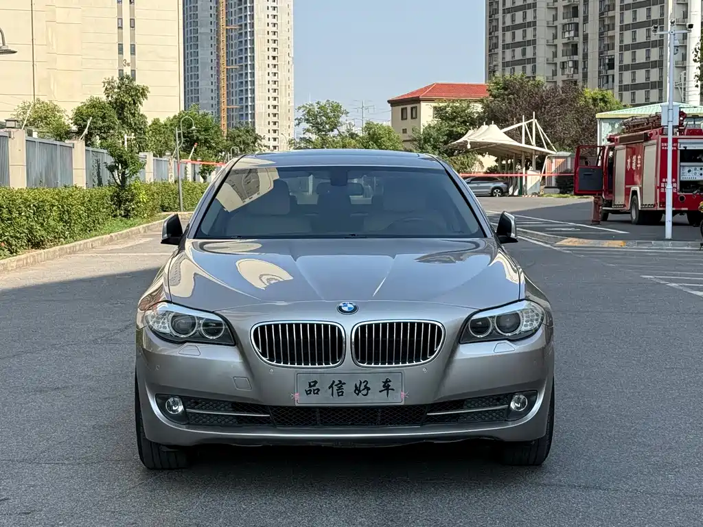 BMW 5 Series — миниатюра 2