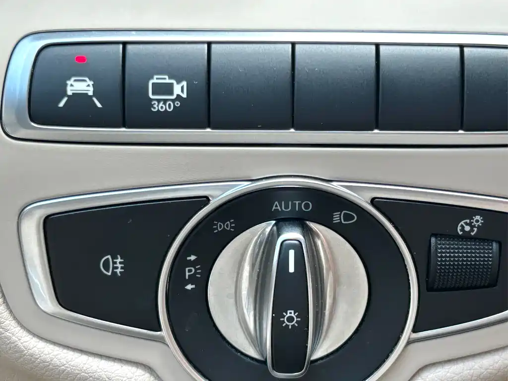 MERCEDES-BENZ V CLASS