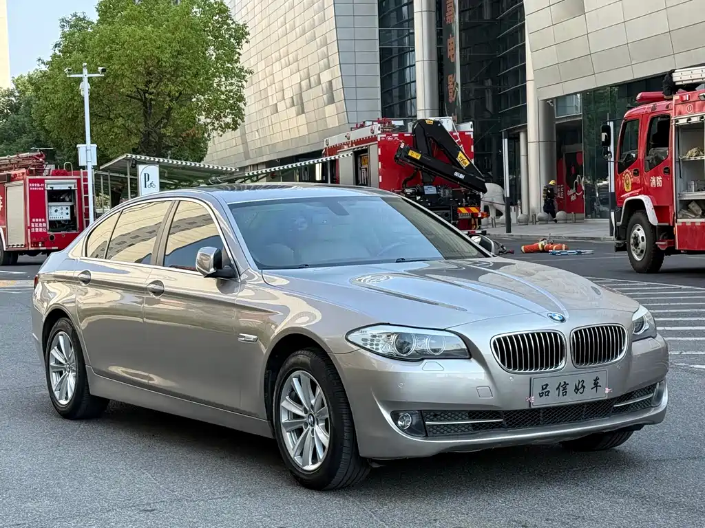 BMW 5 Series — миниатюра 3