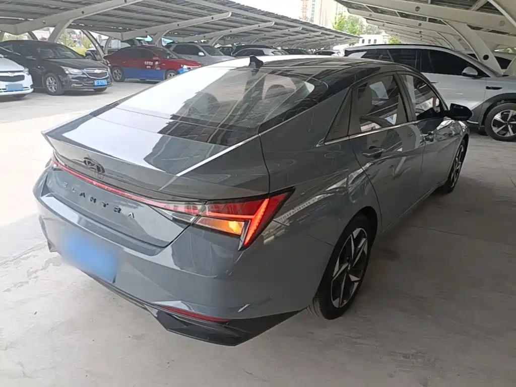 Hyundai Elantra 2021 1.5L CVT LUX Luxury